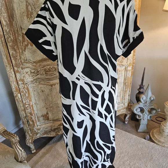 Rachel Zoe Black and White Abstract Midi Dress - Picture 7 of 11